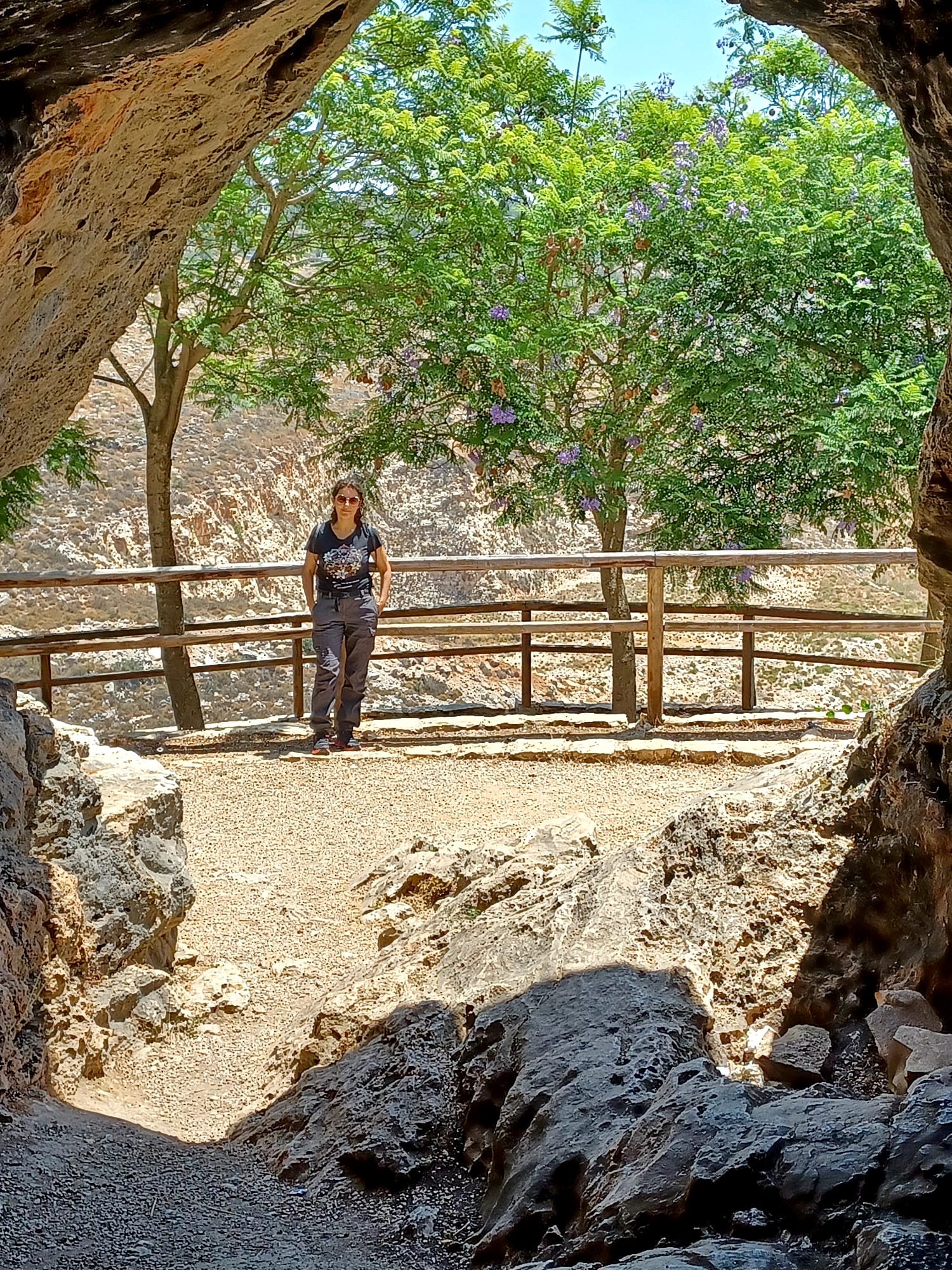 Entrée de la grotte de Cana au Liban